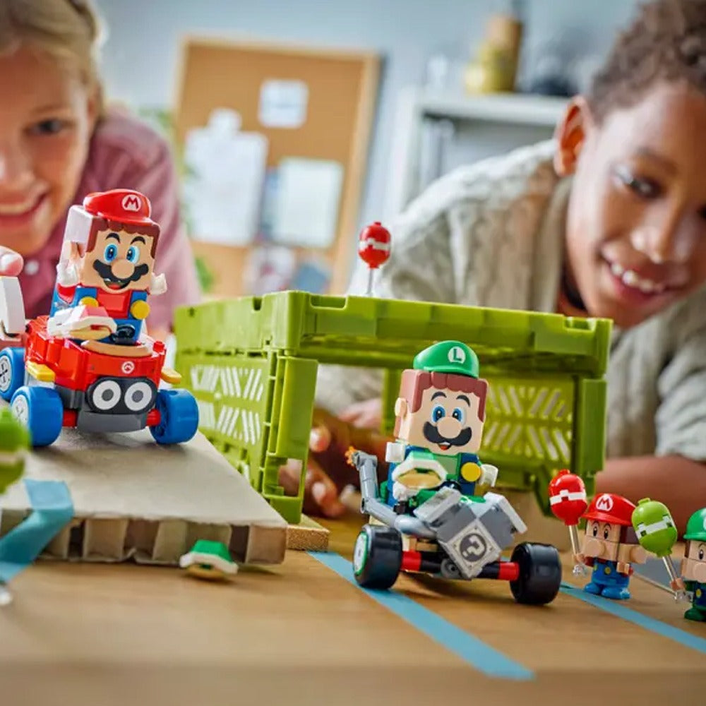 Mario Kart™: Bebé Mario vs. Bebé Luigi