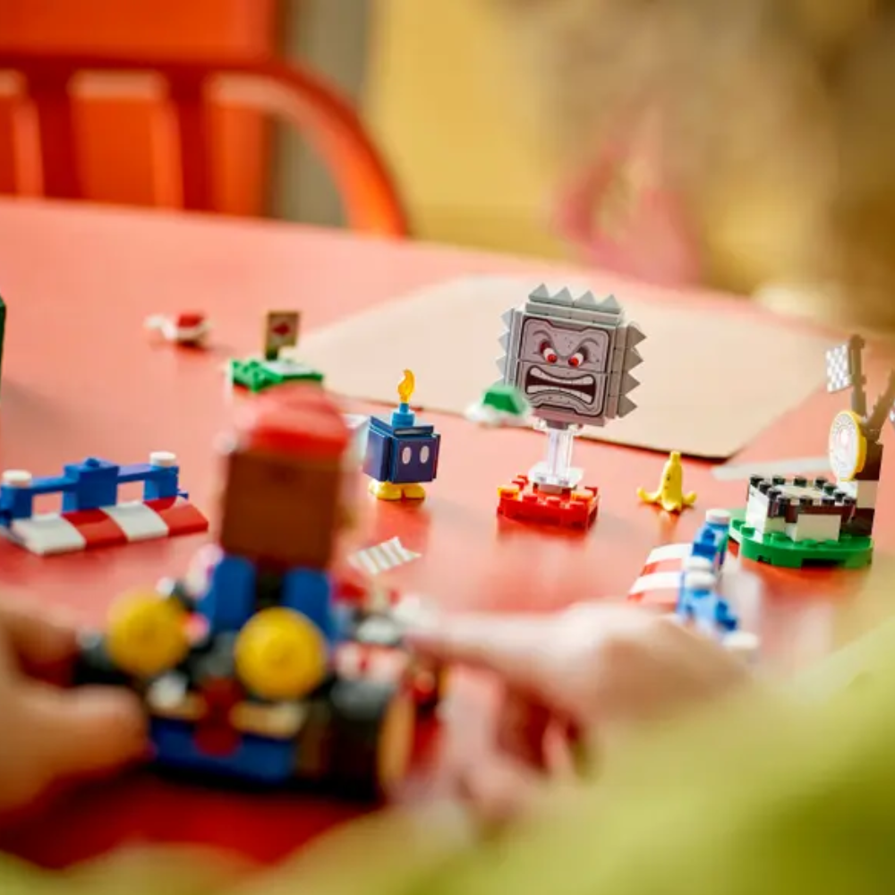 Mario Kart™ – LEGO® Mario™ interactivo y Kart estándar