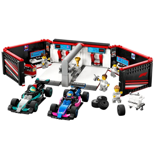 Garaje de F1® con Coches Mercedes-AMG y Alpine